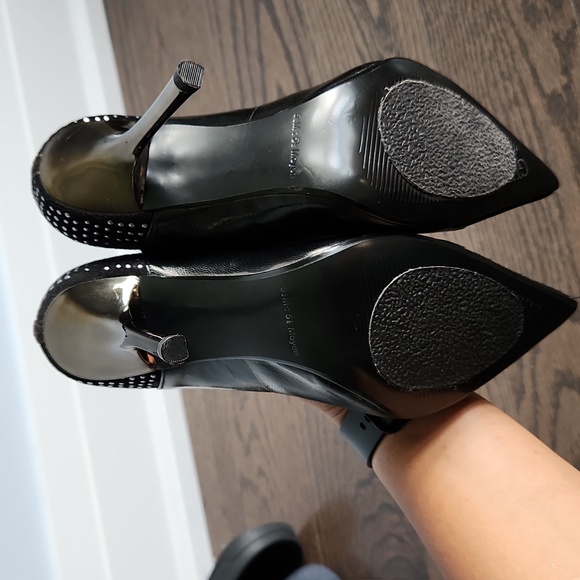 Guess Pumps - Picture 7 of 8